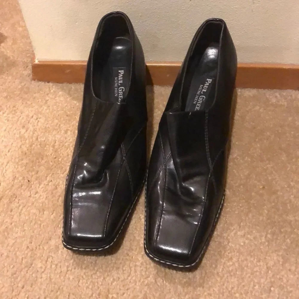 PAUL green heeled loafers